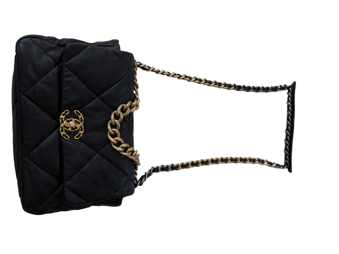 Chanel 19 aus schwarzem Lammleder Medium