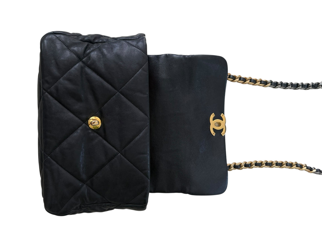 Chanel 19 aus schwarzem Lammleder Medium