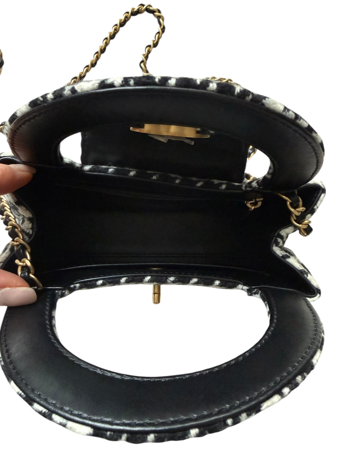 Chanel Mini Kelly 24A schwarz/weiss Tweed / Baumwolle