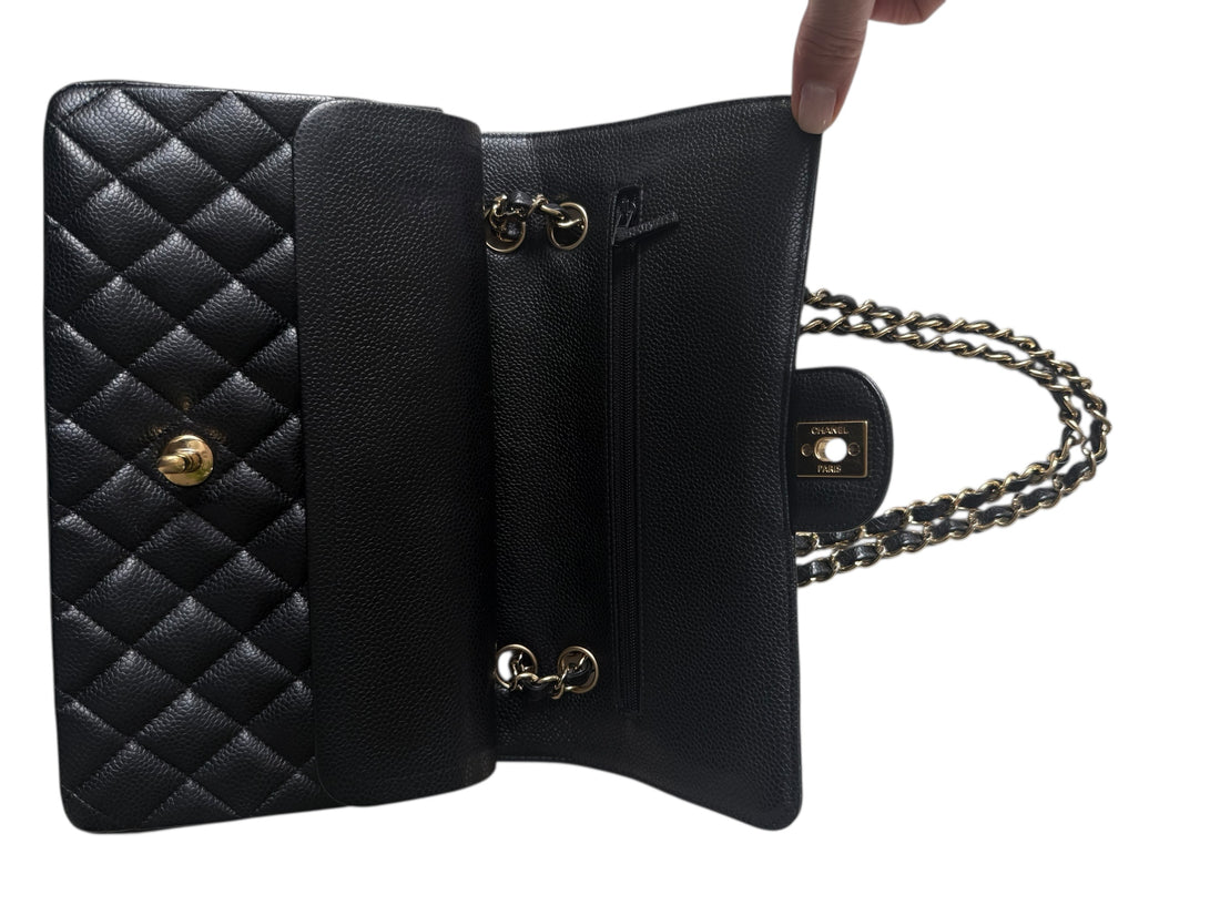 Chanel Classic Timeless Double Flap Bag Medium Caviarleder und goldfarbene Hardware