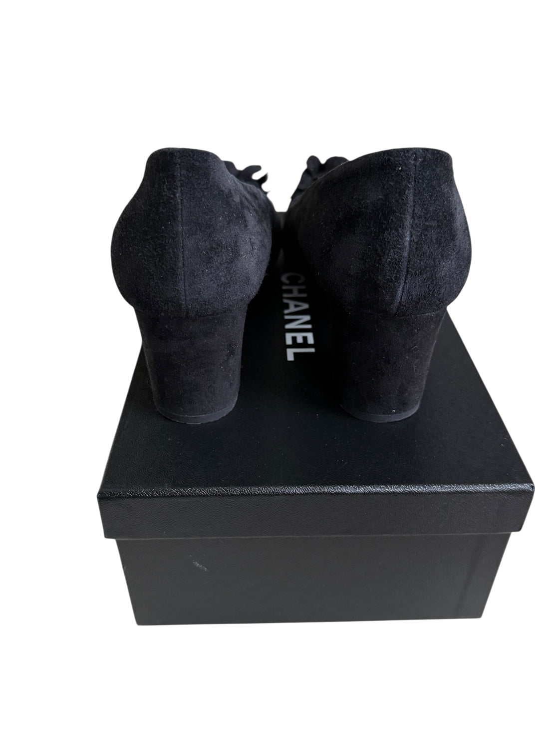 Chanel Pumps aus schwarzem weichem Wildleder / Samt in der Grösse 40 C