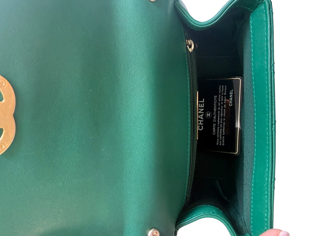 Chanel Chain Infinity 19 Top Handle in der Farbe grün