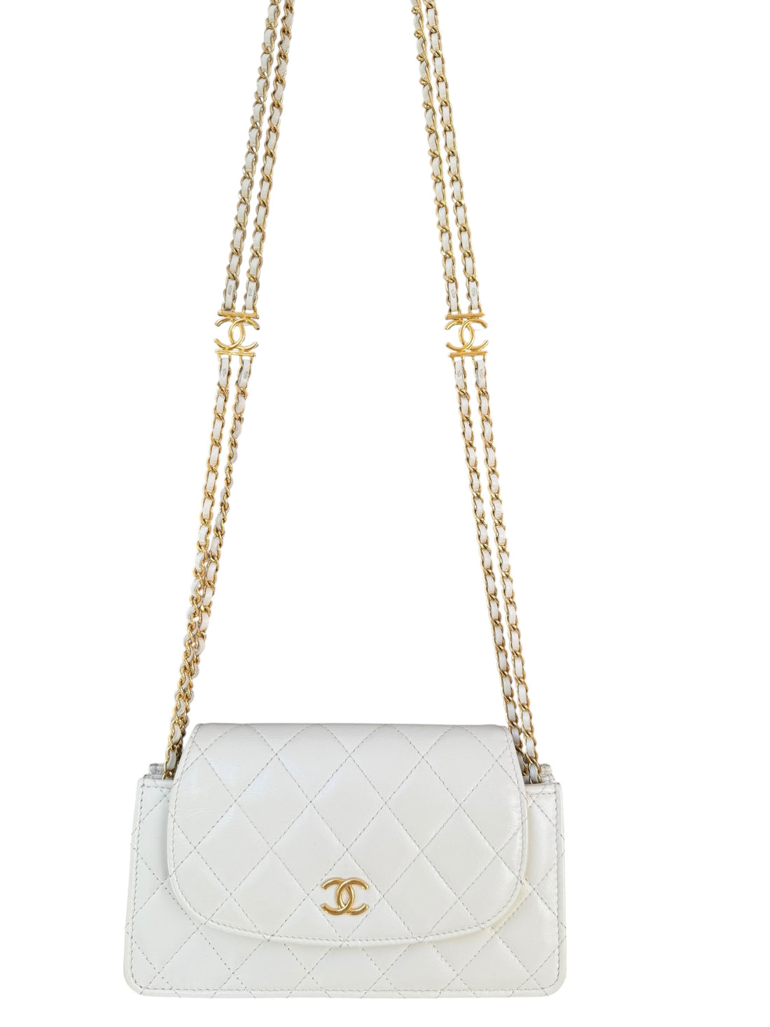 Chanel WOC Wallet on Chain in hellcreme / weiss