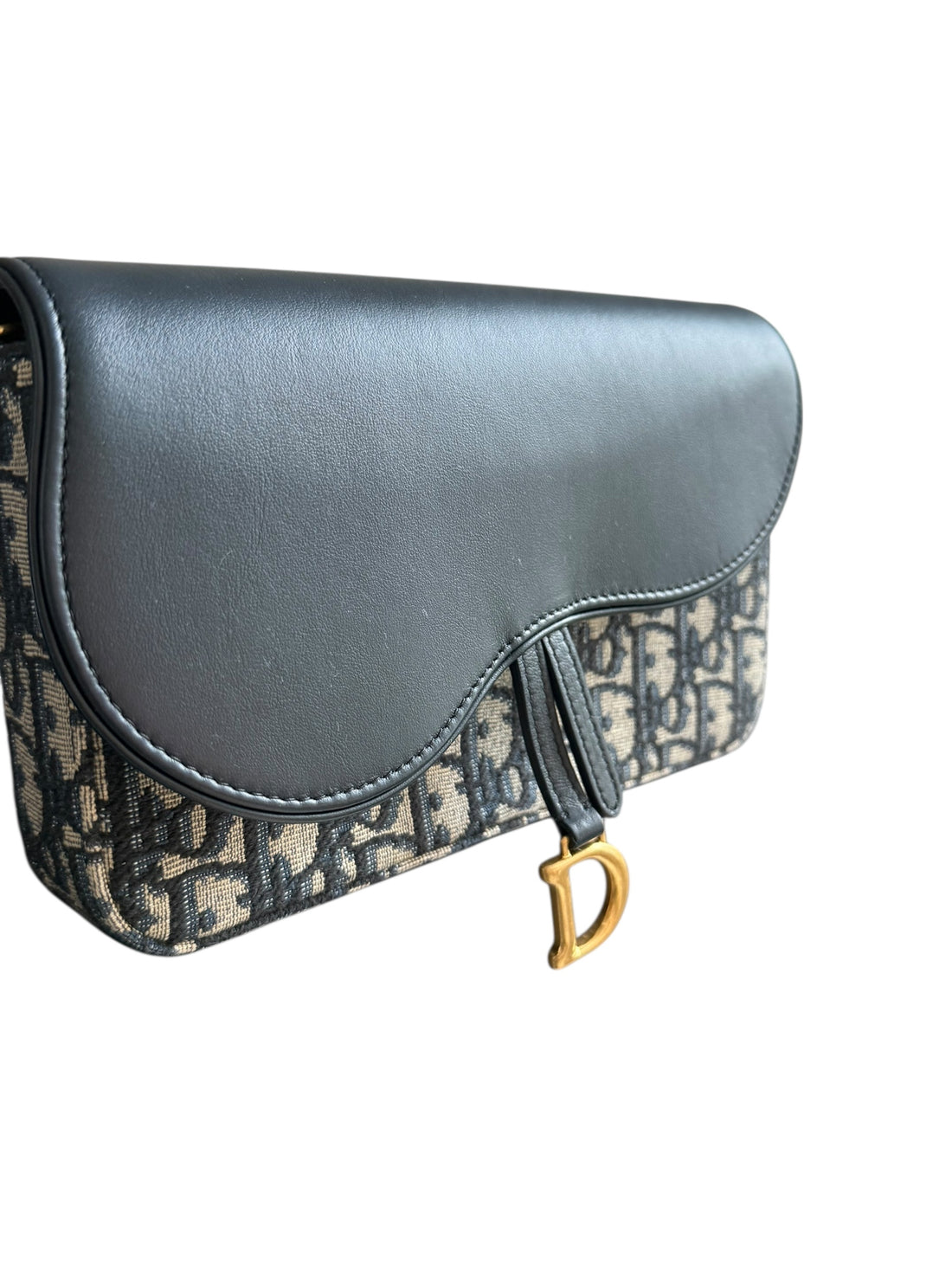 Dior Saddle Pouch mit Kette in Dior Oblique Jacquard und glattem Kalbsleder in Blau.
