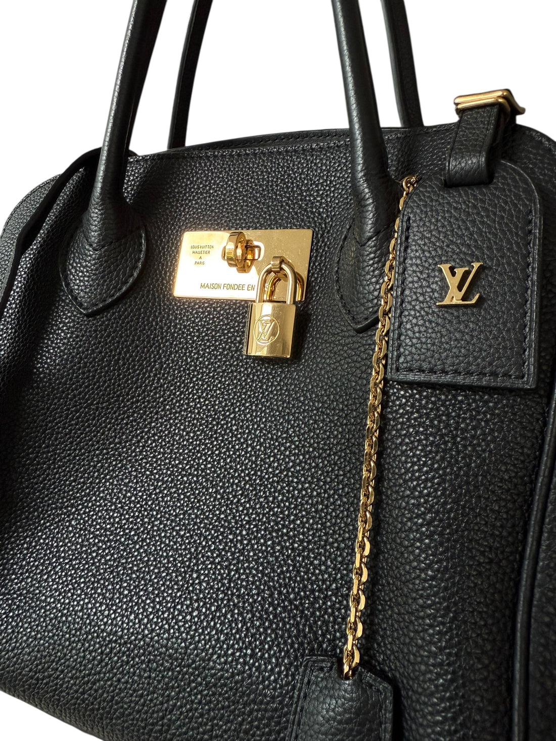 Louis Vuitton Milla pm aus schwarzem Kalbsleder