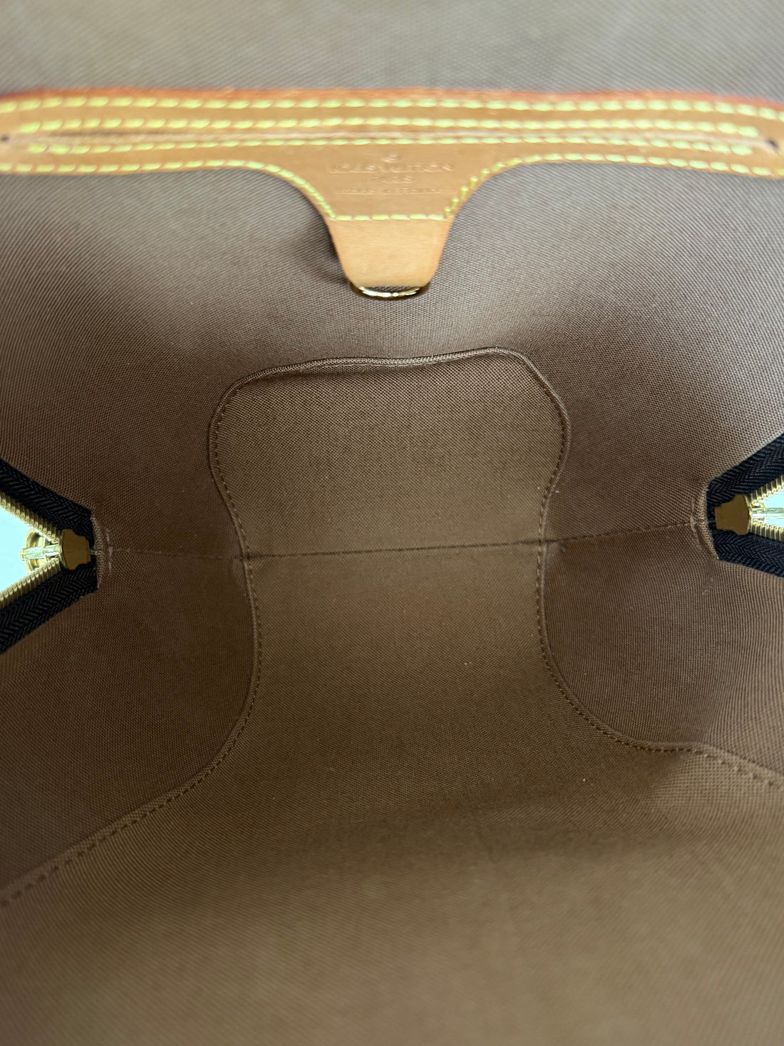 Louis Vuitton Ellipse Rucksack Backpack in Monogram Canvas mit verstellbaren Schulterriemen