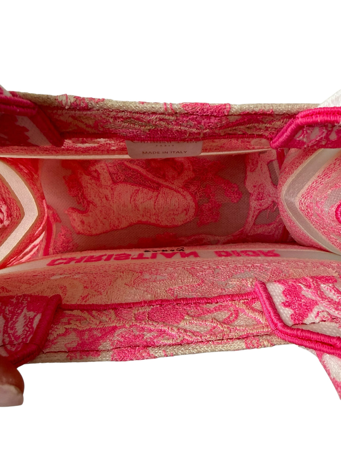 Christian Dior Tote Book small aus der Kollektion 2022 in der Farbe pink.