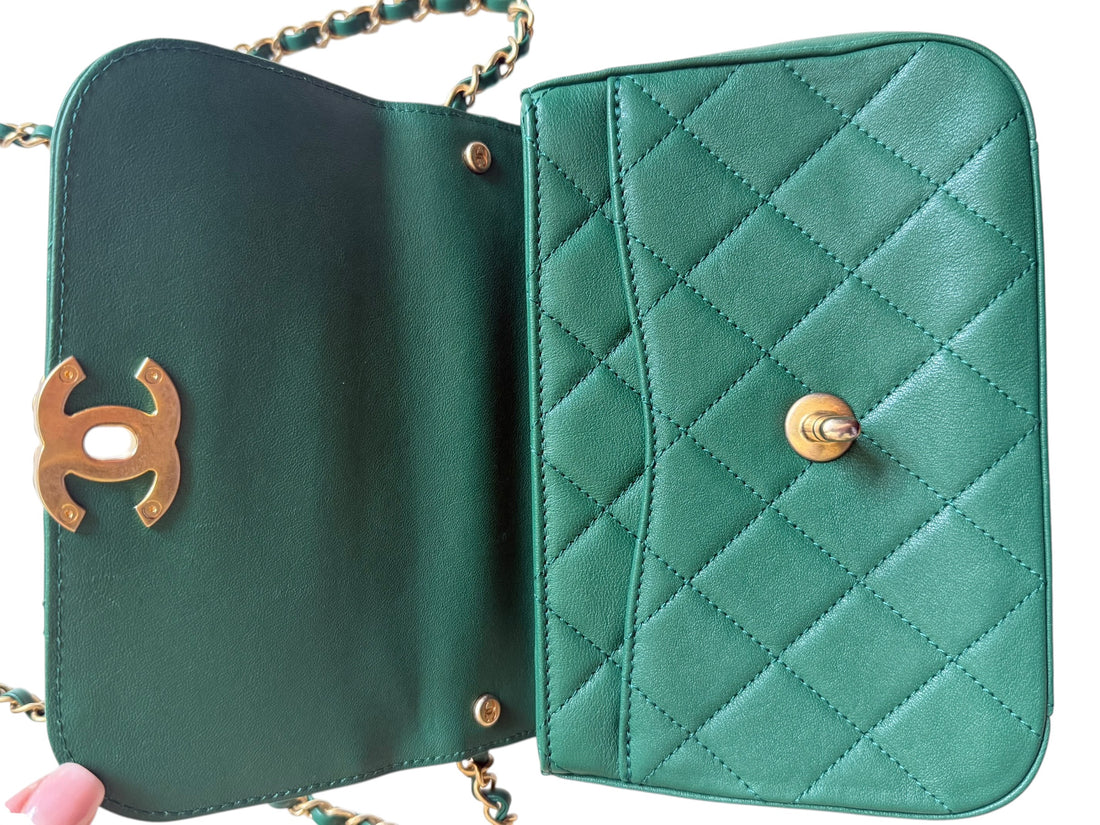 Chanel Chain Infinity 19 Top Handle in der Farbe grün