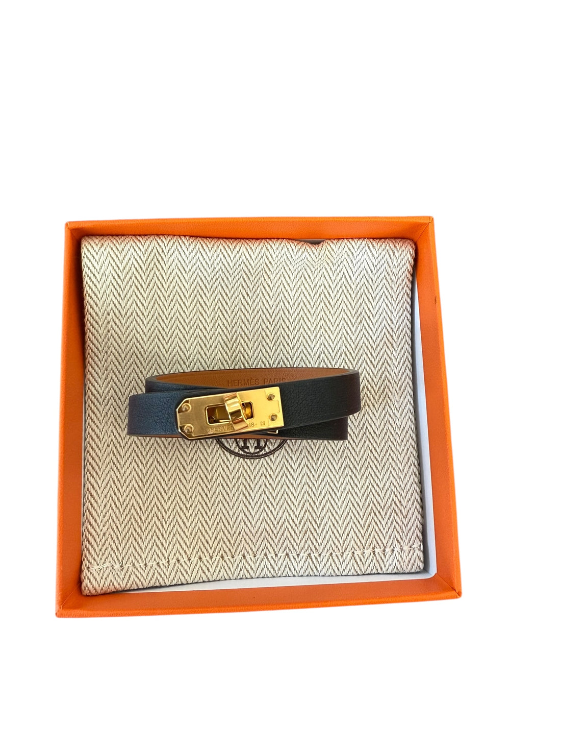 Hermès Double-Tour-Armband aus schwarzem Kalbsleder und goldfarbenen Kelly Schliesse