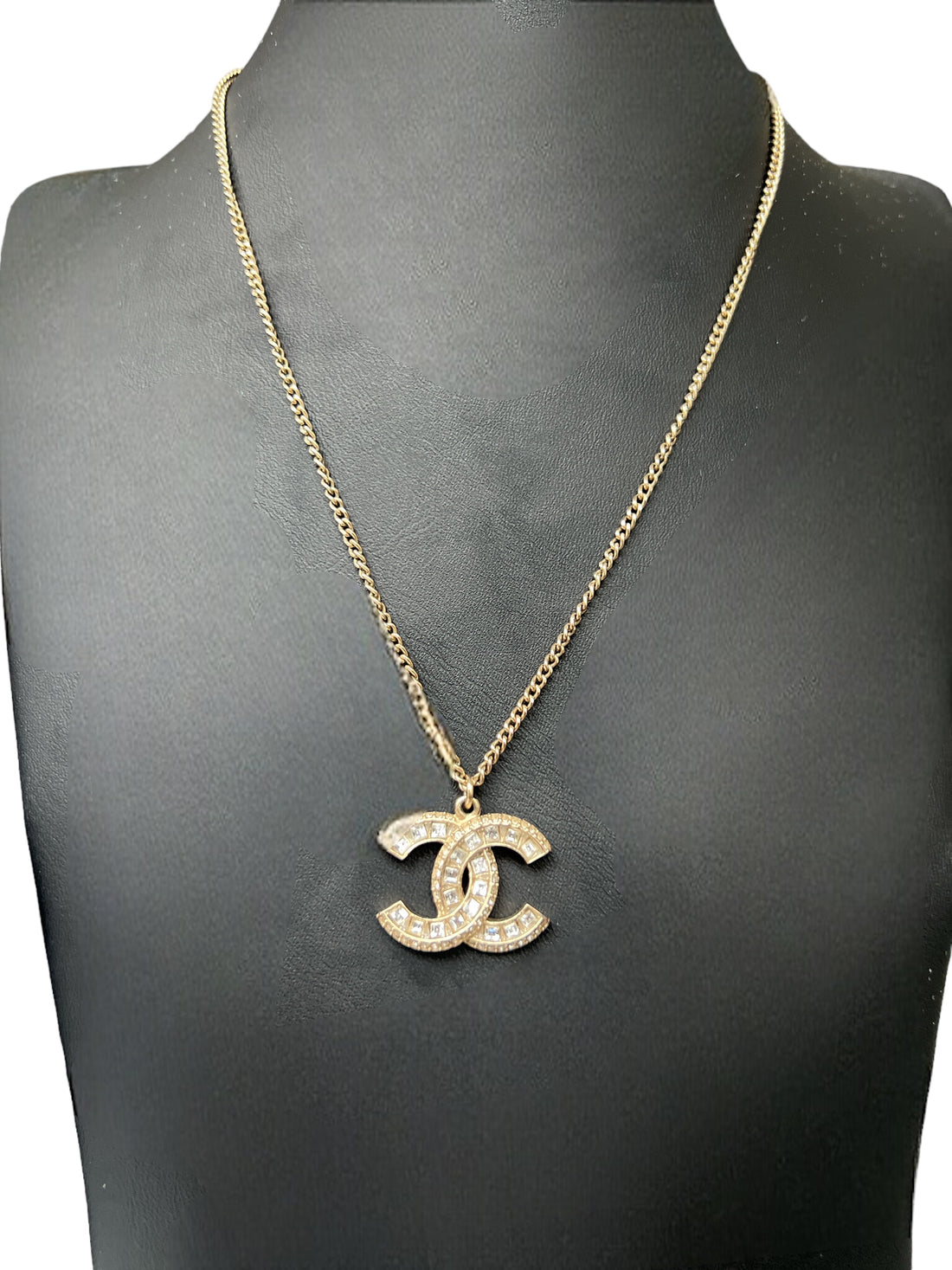 Chanel Kette mit CC Anhänger