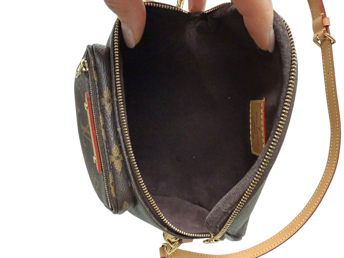 Louis Vuitton Mini Bumbag Monogram Canvas mit abnehmbarer Kette und abnehmbarem- und verstellbarem Schulterriemen