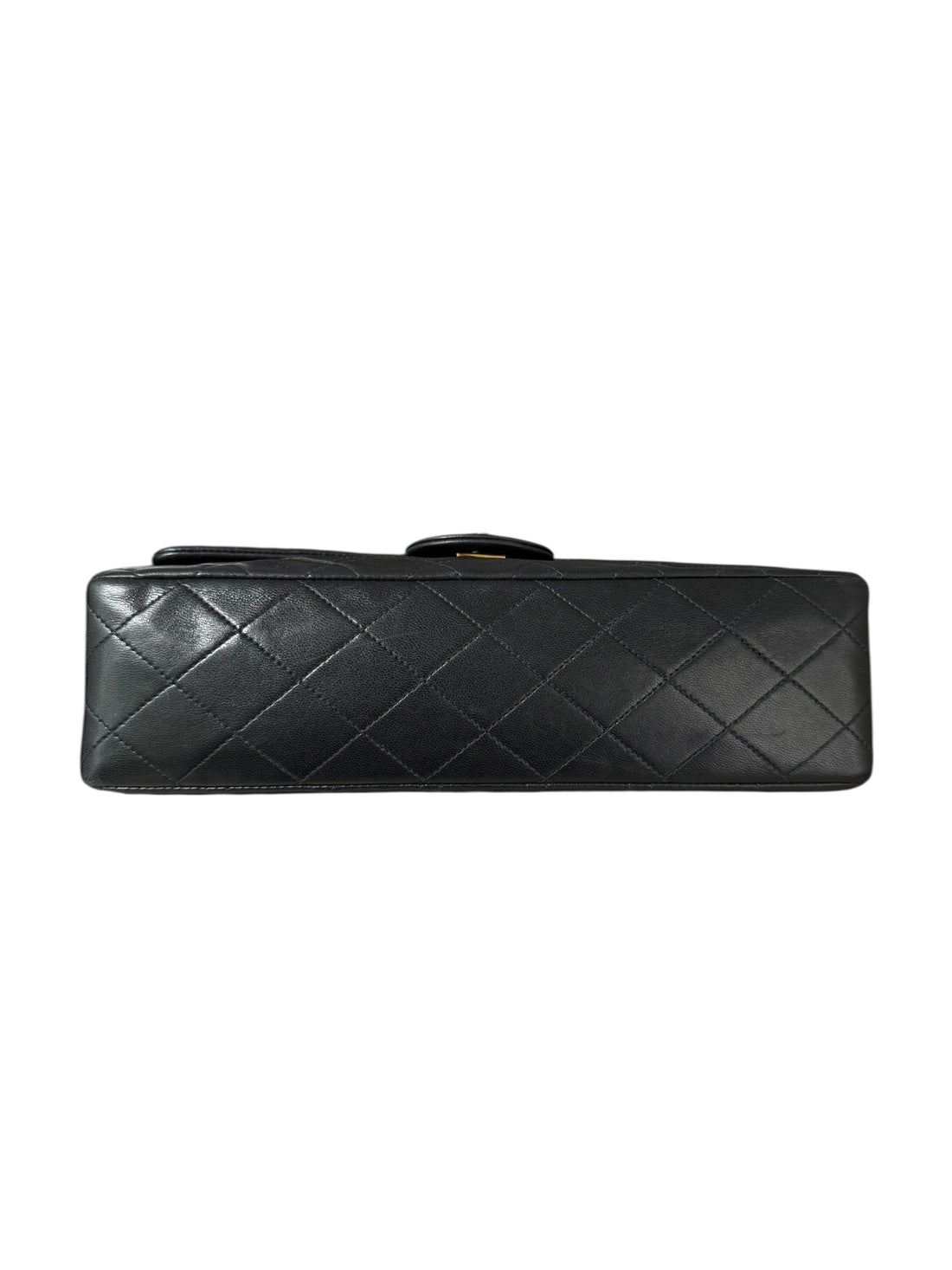 Chanel Medium Classic Double Flap Bag aus schwarzem Lammleder und goldfarbener Hardware