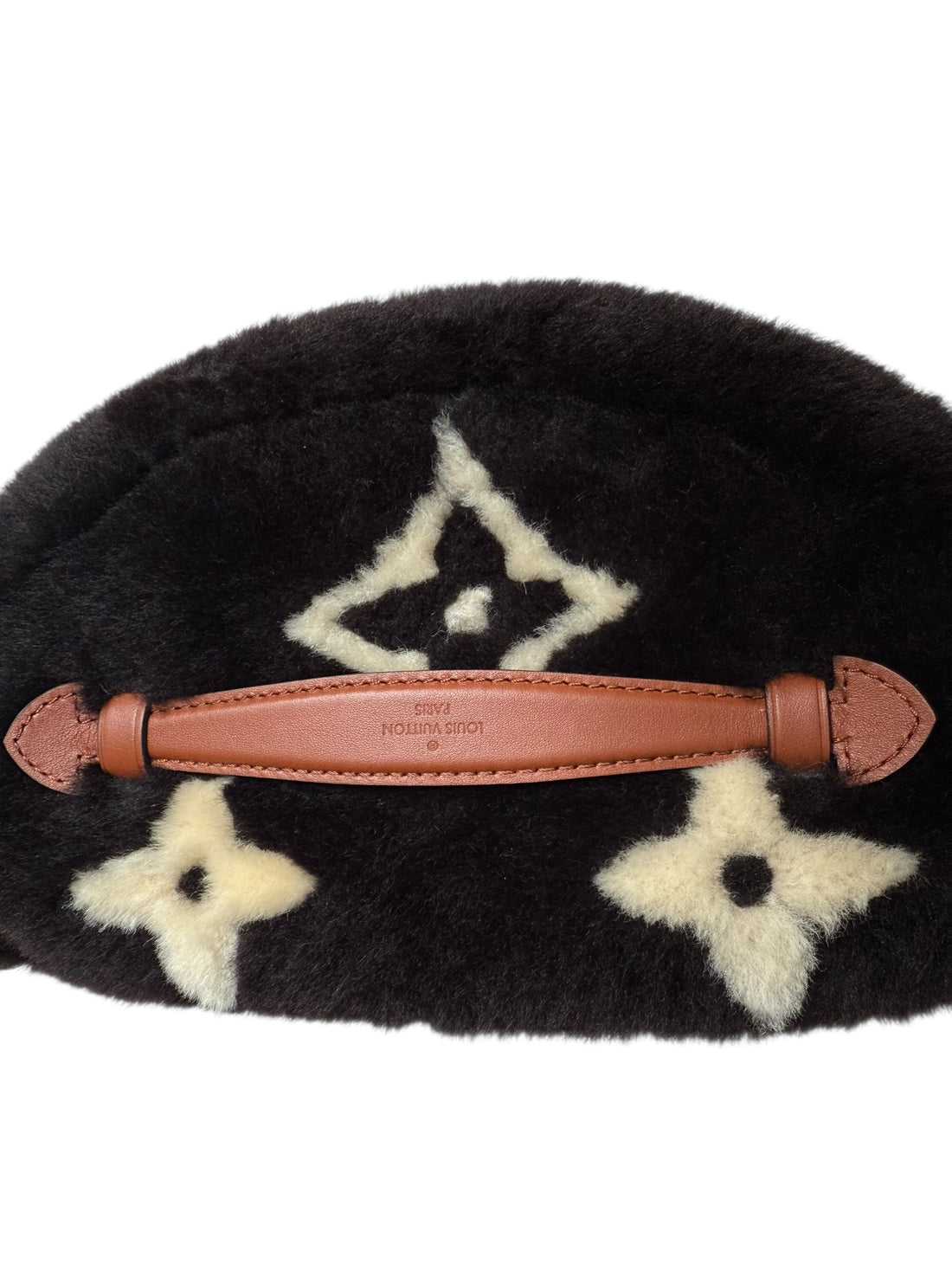 Louis Vuitton Bumbag Shearling Lammfell Bicolor aus der limitierten Ski Cozygram Kollektion 2025