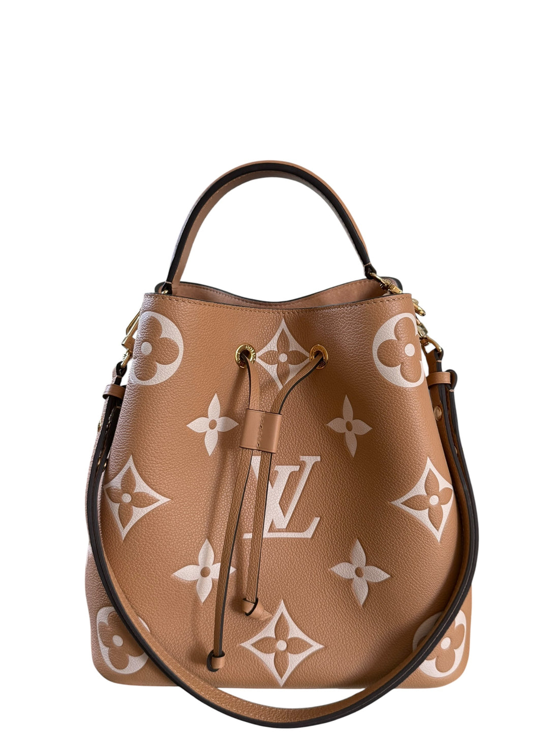 LOUIS VUITTON Empreinte Monogram Giant Neonoe MM in Arizona Beige mit abnehmbarer Pochette.