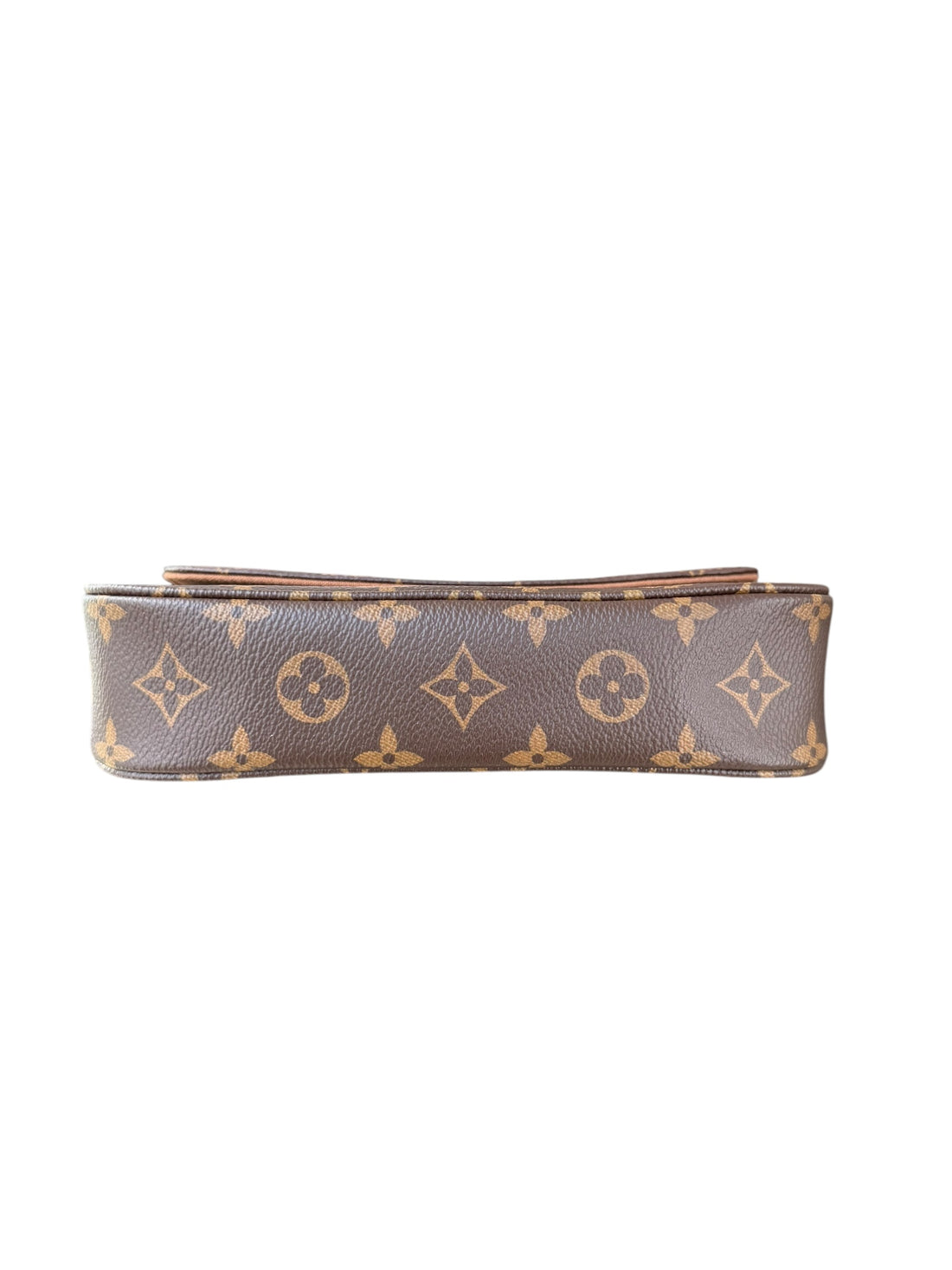 Louis Vuitton Wallet on Chain Ivy in Monogram Canvas.