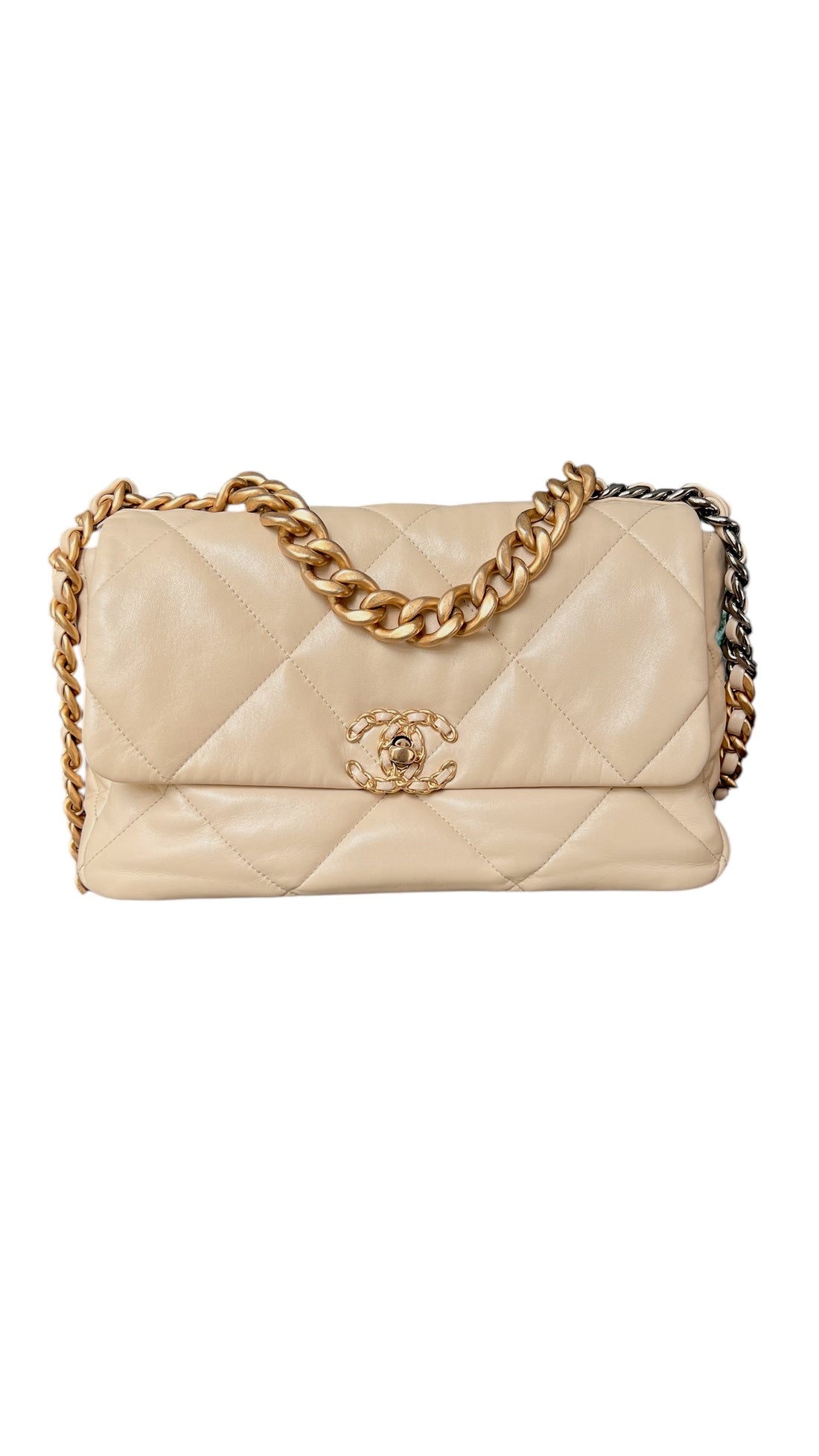 Chanel 19 aus weichem glänzendem Lammleder beige