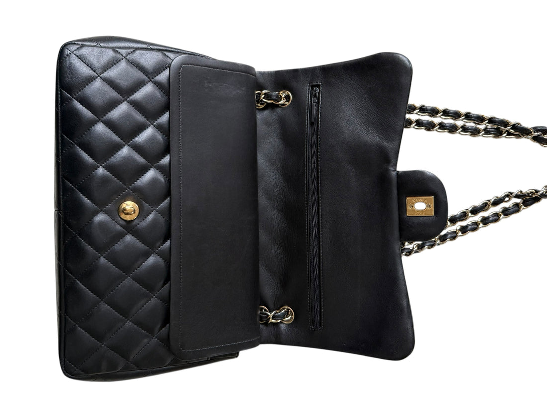 Chanel Classic Timeless Jumbo Double Flap Bag aus schwarzem Lammleder mit goldfarbener Hardware