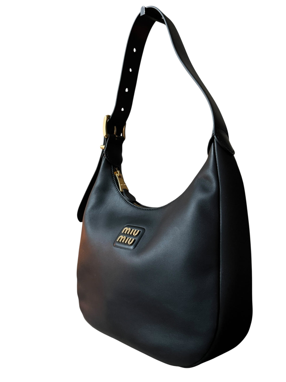 MIU MIU Hobo Bag Schultertasche mit verstellbaren Lederriemen.