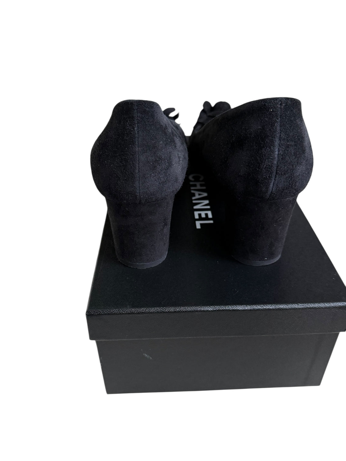 Chanel Pumps aus schwarzem weichem Wildleder / Samt in der Grösse 40 C