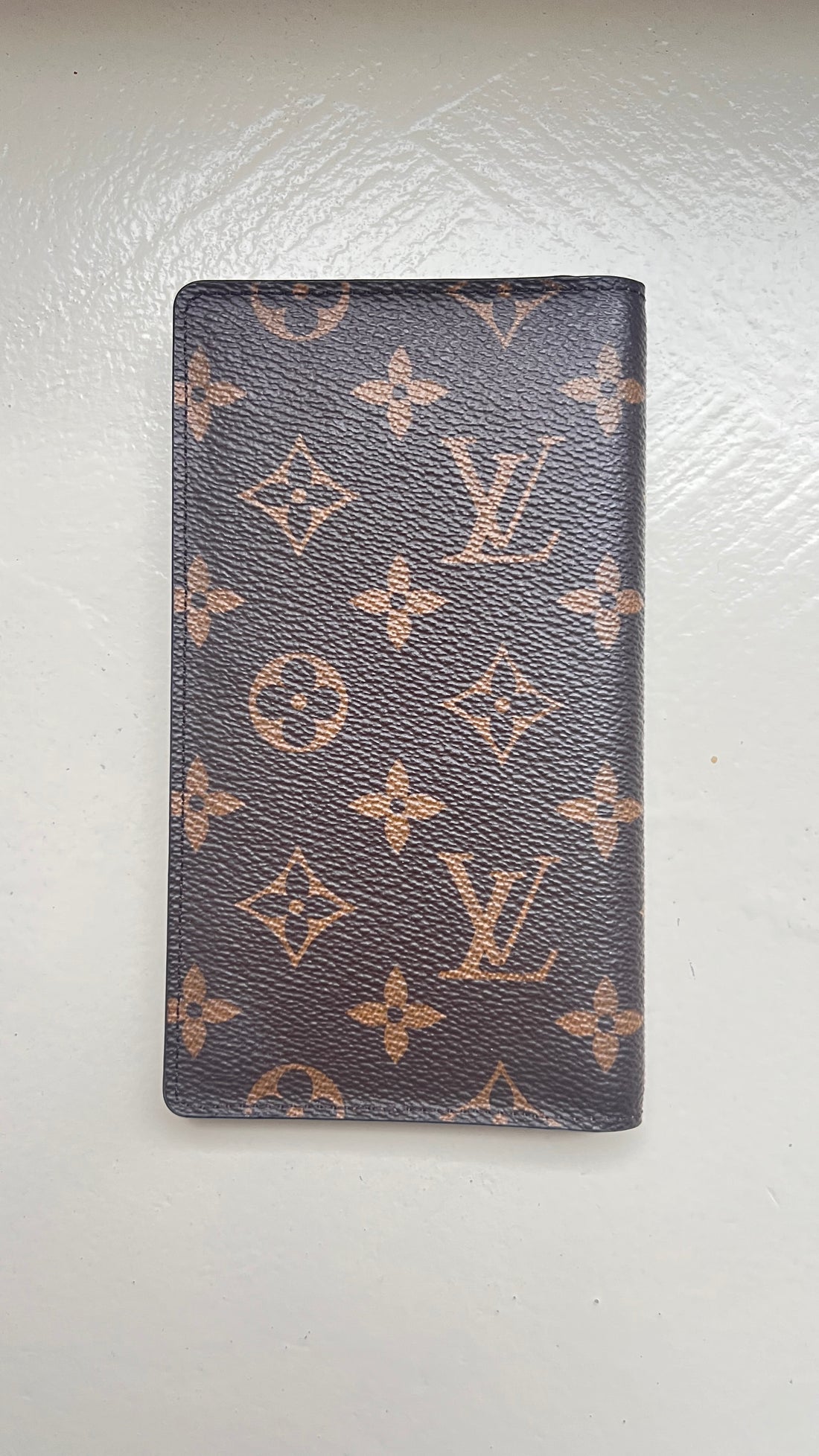 Louis Vuitton Reisepass Hülle in Monogram Canvas